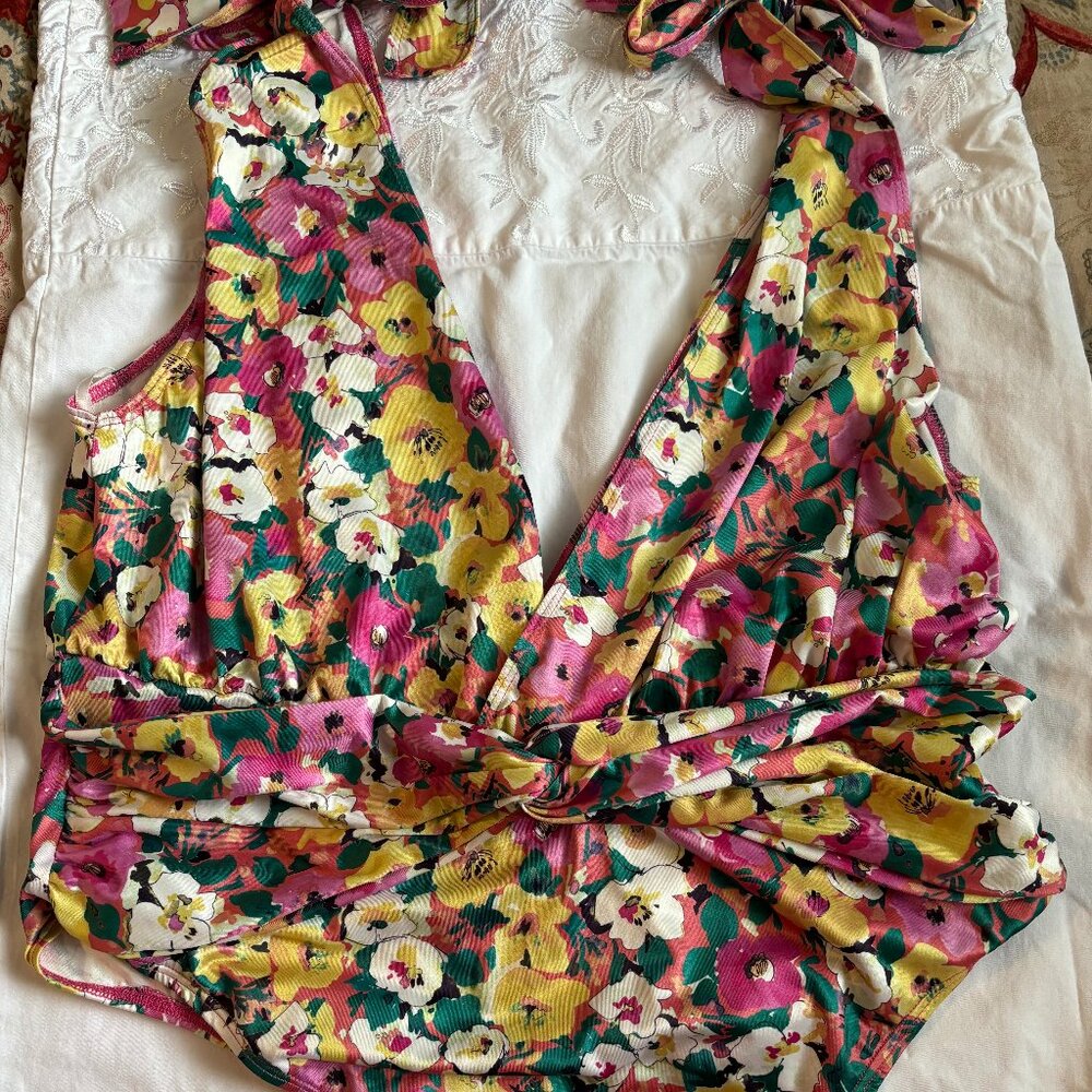 SHEIN LADIES SIZE OXL BODYSUIT FLORAL LOW V-NECK TIES ON SHOULDERS